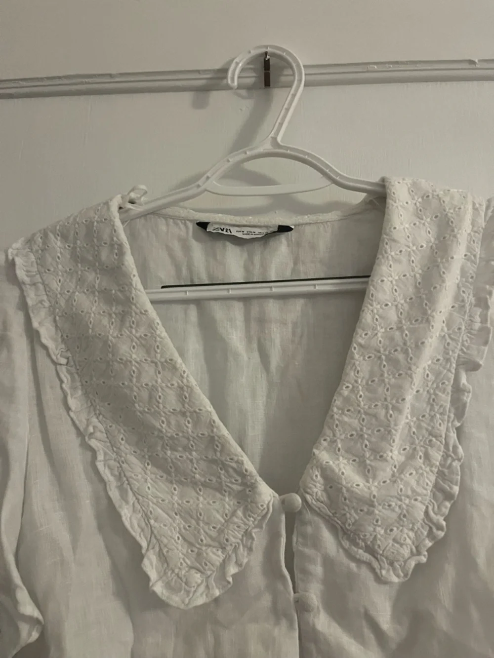 Zara White Eyelet Collar Button-Up Blouse - Picture 2 of 4
